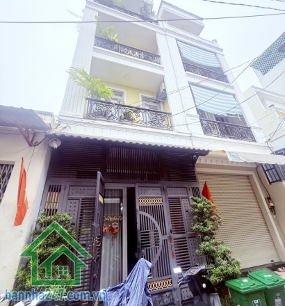 CHỈ 6,4 TỶ - BÁN NHÀ HẺM XE HƠI LÊ VĂN QUỚI – DIỆN TÍCH 60M2 – 4PN – 5WC – Diện tích: 4 x 15m vuông vức, công nhận đủ. Kết cấu: 1 trệt, 2 lầu, sân thượng, gồm 4pn + 5wc
