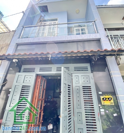 CHỈ 4.65 TỶ – NHÀ CHÍNH CHỦ LÂU NĂM – GẦN CHỢ VẢI TÂN PHÚ – 2 TẦNG BTCT – 40M² Diện tích: 40m² (4 x 10m), sổ vuông A4 đẹp. Kết cấu: 1 trệt 1 lầu, BTCT kiên cố