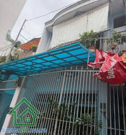 CHỈ 6,5 TỶ – NGANG 5M HIẾM – TRUNG TÂM TÂN SƠN NHÌ – ÂU CƠ – HẺM XE HƠI, Ô TÔ ĐỖ CỬA Diện tích: 5 x 16m. Kết cấu: Trệt + 1 lầu đúc thật, chỉ cần sơn sửa nhẹ.