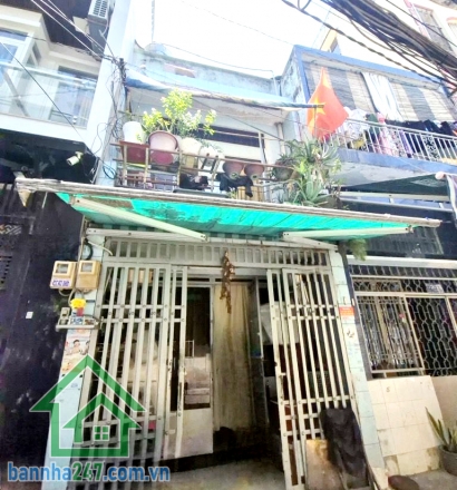 CHỈ 4.4 TỶ - NHÀ ĐẸP TÂN BÌNH - FULL NỘI THẤT - CÁCH 1 CĂN RA HẺM XE TẢI - DT: 25M2(3,7 x 9)M - 2 TẦNG - 2 PN, 2 WC  Diện tích: 25m2 (nở hậu). Sổ hồng riêng, công chứng ngay. Liên hệ xem nhà: 0933 144 037