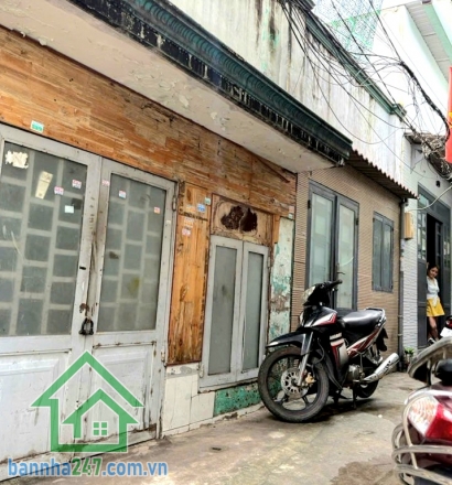 CHỈ 3,04 TỶ – DT: 40M² – 2 TẦNG - VỪA Ở VỪA CHO THUÊ – HẺM BA GÁC – 1 CĂN Ở + 1 CĂN CHO THUÊ Nhà công nhận đủ 40m² đất ở, thiết kế thông minh: 1 căn để ở + 1 căn cho thuê