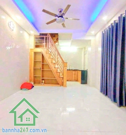 CHỈ 3.95 TỶ – NHÀ LÔ GÓC 2 MẶT HẺM – TÔ HIẾN THÀNH, Q10 - 2PN rộng, 3WC  * 3 tầng BTCT kiên cố – 2PN rộng, 3WC – full nội thất * Lô góc 2 mặt hẻm sáng thoáng.