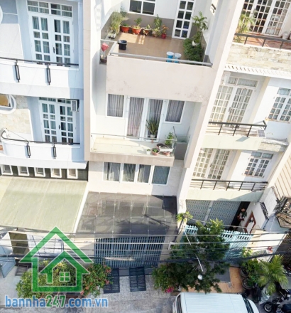 CHỈ 6.9 TỶ – NHÀ 5 TẦNG BTCT – ĐƯỜNG NHỰA 12M – SÁT MẶT TIỀN THÁI PHIÊN, QUẬN 11 - 3 PN, 4 WC  Diện tích: 30m², sổ hồng vuông vức, công chứng ngay. Kết cấu: 1 trệt, lửng, 2 lầu, sân thượng, gồm 3 PN, 4 WC.