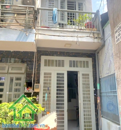 HẺM Ô TÔ – NGAY AEON MALL – NHÀ 2 TẦNG – CHỈ 2.7 TỶ DTSD: 31.5m² (1 trệt 1 lầu – 2PN, 2WC, PK, bếp) Hẻm ô tô rộng, dân trí cao, gần Aeon Mall, Celadon City, chợ Tân Hương.
