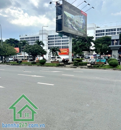 CHỈ 24 TỶ – MTKD HUYẾT MẠCH TÂN BÌNH – NGAY TRUNG TÂM TRIỂN LÃM – DÒNG TIỀN 40TR/THÁNG! Diện tích 108m² (3.6 x 30) – nhà 4 tầng (1 trệt 3 lầu) kiên cố. Đang cho thuê hợp đồng 6 năm, dòng tiền 40 triệu/tháng, mua là có thu nhập ngay!