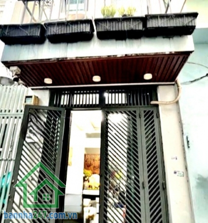 CHỈ 4,35 TỶ (TL) – HẺM 4M – GẦN NHÀ THỜ TÂN HƯƠNG – 2 TẦNG – 2PN – 3WC – CÁCH 3 CĂN RA MẶT TIỀN Vị trí đẹp – cực kỳ thuận tiện: Hẻm 4m sạch sẽ, cách mặt tiền căn