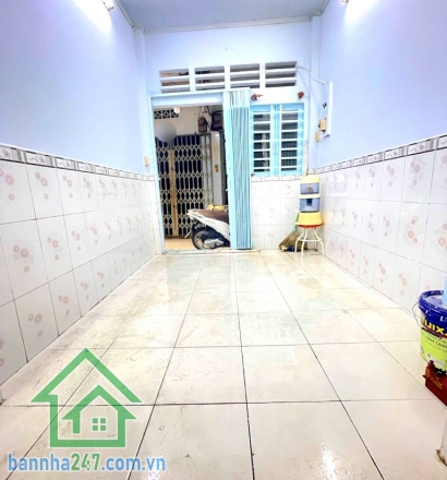 CHỈ 2,55 TỶ – NHÀ 2 TẦNG MỚI – TRUNG TÂM TÂN BÌNH – HẺM 3M THẲNG – DT 2,7×7M * Nhà 2 tầng mới tinh, dọn vào ở ngay * Hẻm 3m thẳng một trục, sạch – thoáng