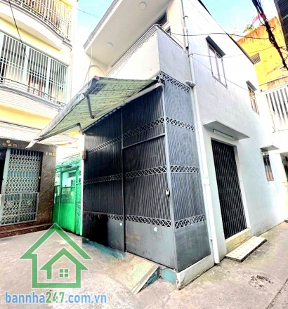 CHỈ 4,1 TỶ – HẺM BA GÁC 1 TRỤC – ĐƯỜNG 3/2 – P.2 – QUẬN 11 - DT 32M² – NHÀ 2 TẦNG ĐÚC – GẦN MẶT TIỀN – KHU PHỐ NGƯỜI HOA Kết cấu: • 1 trệt 1 lầu đúc thật • 2PN - 2WC