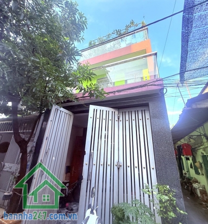 CHỈ 7,2 TỶ – NHÀ HẺM XE HƠI NGAY CHỢ VẢI PHÚ THỌ HÒA – DIỆN TÍCH 60M2 – 3 TẦNG – 4PN – 3WC * Diện tích: 4x15m, công nhận đủ 60m2 * Kết cấu: 1 trệt 2 lầu,  gồm 4PN và 3WC, có thể cải tạo thêm phòng ngủ và WC.