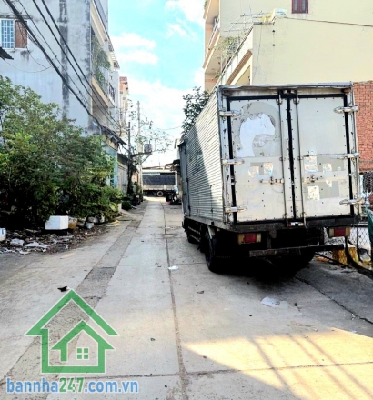 CHỈ 5,8 TỶ – ĐẤT ĐƯỜNG 18B – HẺM XE HƠI 8M – DT: 80M² (4×20)M * Đất trống vuông vức, xây dựng ngay * Được phép xây trệt – lửng – 3 lầu – sân thượng * Hẻm xe hơi 8m, không ngập, xe quay đầu thoải mái. 