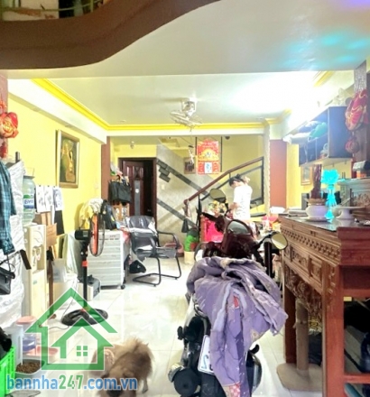 CHỈ 6,95 TỶ – NHÀ 4 TẦNG BTCT – HẺM BA GÁC – QUẬN 10 – VUÔNG NHƯ A4 - 2PN, 3WC DT: 35m² vuông vức (4 tầng BTCT) Kết cấu: 1 trệt, 2 lầu, sân thượng – 2PN, 3WC,