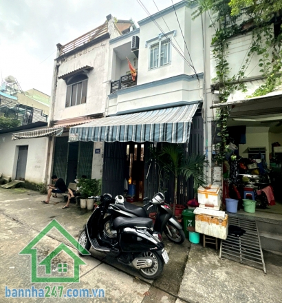 CHỈ 4.55 TỶ (THƯƠNG LƯỢNG) – NHÀ 2 TẦNG BTCT – MẶT TIỀN KINH DOANH ĐƯỜNG NHỰA 5M – GẦN GÒ XOÀI, BÌNH HƯNG HÒA A, Q. BÌNH TÂN Diện tích: 4 x 10m (40m²) Kết cấu: Trệt + 1 lầu đúc thật, gồm 2 phòng ngủ – 2 WC  Đường trước nhà: Nhựa rộng 5m, thông thoáng – x