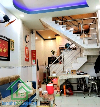 CHỈ 2,1 TỶ – GẦN MT NGUYỄN SƠN - TRUNG TÂM TÂN PHÚ – 2 TẦNG – 2PN - 2WC Vị trí gần mặt tiền Nguyễn Sơn – trung tâm Tân Phú Khu dân cư an ninh, yên tĩnh