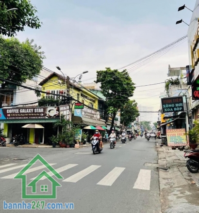 MẶT TIỀN KINH DOANH – PHÚ THẠNH, TÂN PHÚ – CHỈ NHỈNH 3 TỶ Đường 10m có lề – buôn bán sầm uất – khu phố nhộn nhịp ngày đêm. Nhà 1 trệt 2 lầu – phù hợp mở shop