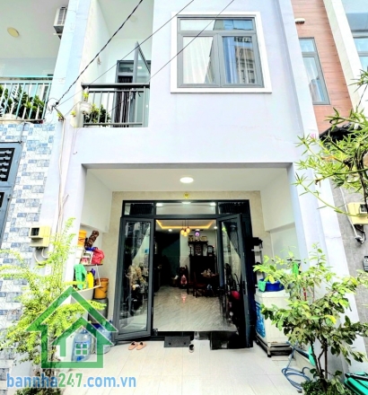 CHỈ 4,15 TỶ – NHÀ ĐẸP 2 TẦNG – HẺM THÔNG 3.5M – NGAY MÃ LÒ – LÊ VĂN QUỚI – GIÁP TÂN PHÚ  Vị trí cực đẹp: Hẻm thông 3.5m, khu dân cư an ninh, dân trí cao, cách Mã Lò – Lê Văn Quới vài bước chân, giáp Tân Phú, tiện ích xung quanh đầy đủ: chợ, trường học, ng