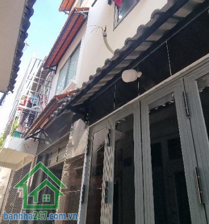 CHỈ 3.1 TỶ – NHÀ ĐẸP QUẬN 10 – ĐIỆN BIÊN PHỦ, 24M²  * Kết cấu: 1 trệt, 1 lầu, 1 tum – 2PN, PK, bếp * Hẻm ba gác thông 3/2, vài bước ra mặt tiền * Trung tâm Quận 10. 