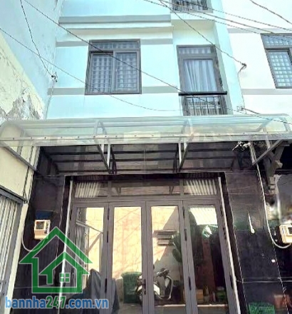 CHỈ 5,9 TỶ – HẺM NỘI BỘ VIP – ĐƯỜNG 6M – NHÀ 4 TẦNG MỚI ĐẸP - 4PN – 5WC - P. THỜ Căn nhà “đáng sống” – khu phân lô cao cấp, an ninh, dân trí cao! Diện tích: 39m² (4 × 10m) – DT sàn 155m². Kết cấu: 4 tầng (trệt + 2 lầu + sân thượng). Công năng: 4PN – 5WC –