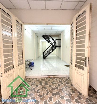 CHỈ 6,8 TỶ – NHÀ VIP QUẬN 11 – HẺM XE HƠI – SÁT MẶT TIỀN  Lãnh Binh Thăng – khu hiếm nhà bán, giá trị tăng trưởng mạnh Diện tích: 55m² (3,4/5 x 12) – nở hậu tài lộc