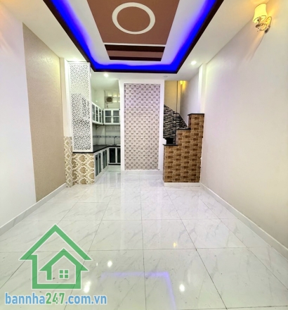 CHỈ 3,6 TỶ – HẺM 3M THÔNG – NGAY CHỢ GÒ VẤP – 3 TẦNG – DTSD 63M² - 2PN – 3WC * Diện tích: 21m² (DTSD: 63m²) * Kết cấu: 1 trệt 2 lầu, có ban công - 2PN – 3WC