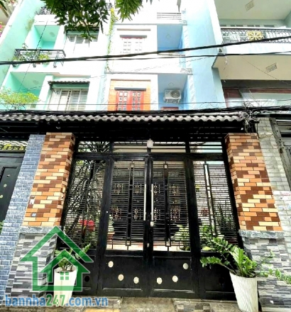 CHỈ 8,5 TỶ – HXH BỜ BAO TÂN THẮNG – NGAY AEON MALL TÂN PHÚ - 3 TẦNG – 4x16 – 3PN 3WC – Ở NGAY Diện tích: 4m x 16m – đất vuông vức, công nhận đủ Kết cấu: 1 trệt + 2 lầu – BTCT kiên cố - 3PN – 3WC. Phòng khách rộng – bếp thoáng