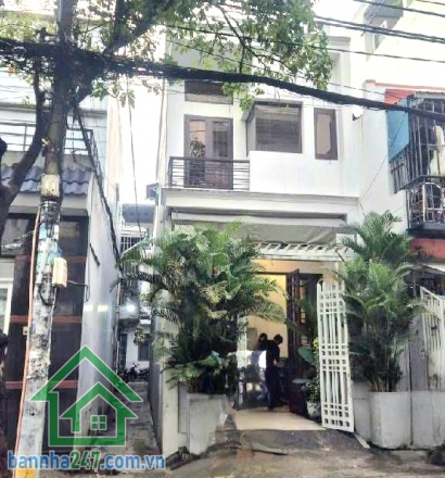 CHỈ 2,29 TỶ – NHÀ NHỎ XINH TÂY SƠN – SÁT CHỢ TÂN HƯƠNG Vị trí cực tiện: cách mặt tiền chỉ 5m – ngay khu Tây Sơn, Tân Phú Diện tích: 15.8m² (3.1 x 5) DT sử dụng: 34.1m²