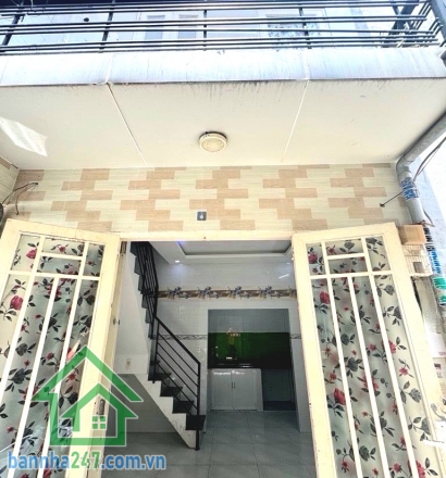 CHỈ 2,59 TỶ – NHÀ PHÚ THỌ HÒA, TÂN PHÚ – NHỎ GỌN, DÒNG TIỀN SẴN Mua là có thu nhập ngay 6 TRIỆU/THÁNG – quá hiếm trong tầm giá! Diện tích: 17m² (3,6 x 5) Kết cấu: 2 tầng kiên cố. 1PN (có thể cải tạo thành 2PN) 2 WC tiện lợi