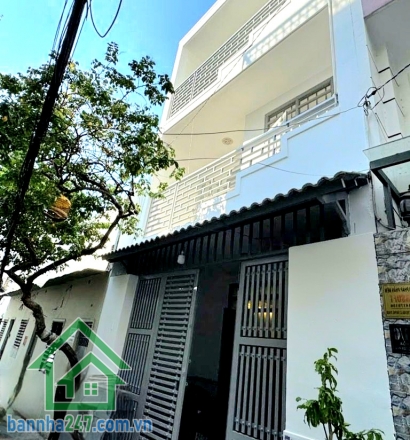 CHỈ 8,1 TỶ NHÀ MỚI Ở NGAY – CHỢ VẢI PHÚ THỌ HÒA – HẺM 5M Ô TÔ NGỦ TRONG NHÀ  Căn nhà “ngang lớn – nở hậu – vị trí trung tâm” cực hiếm, vừa ở sướng vừa giữ tiền - Mob 0933144037