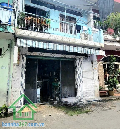 CHỈ 5,2 TỶ - NHÀ TÂN BÌNH - HXH 6M - THÔNG - VỊ TRÍ KINH DOANH - 3 PN - 2WC Căn nhà nhỏ gọn nhưng khai thác cực tốt nhờ vị trí đắc địa, phù hợp vừa ở vừa kinh doanh. Mob 0933144037
