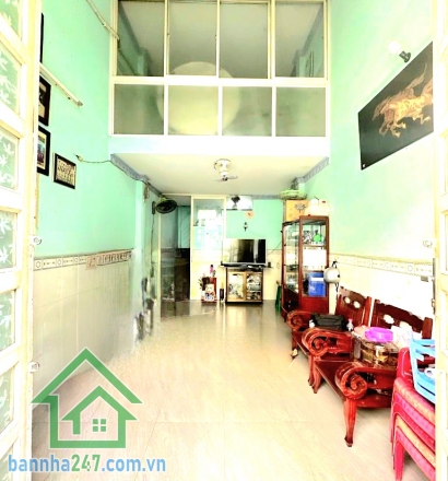 CHỈ 3,25 TỶ – HẺM 3 GÁC THÔNG – GẦN LÊ VĂN PHAN - VƯỜN LÀI - LŨY BÁN BÍCH – 3 TẦNG – ĐẦY ĐỦ CÔNG NĂNG Vị trí đẹp trung tâm Tân Phú Hẻm rộng 3m sạch sẽ – sát mẽ