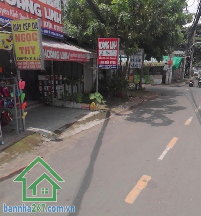 MẶT TIỀN 10M – GIÁP TÂN PHÚ – 61M² – CHỈ 5.8 TỶ DT: 61m² (4.3 x 14) – 1 trệt 1 lầu, 3PN – 2WC, nhà còn kiên cố, ở ngay.  Mặt tiền đường nhựa 10m, kinh doanh đa ngành nghề. Gần ngã tư 4 Xã, Bình Hưng Hòa A, giáp Tân Phú.