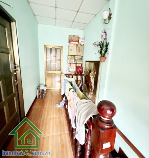 CHỈ 5,5 TỶ - NHÀ HẺM Ô TÔ – NGAY AEON TÂN PHÚ Diện tích: 5 x 10.5m – Nở hậu nhẹ (Hẻm Cụt) Kết cấu: 1 trệt 1 lầu BTCT – 2PN, 2WC Hẻm ô tô 1 sẹc, vài bước ra mặt tiền. 