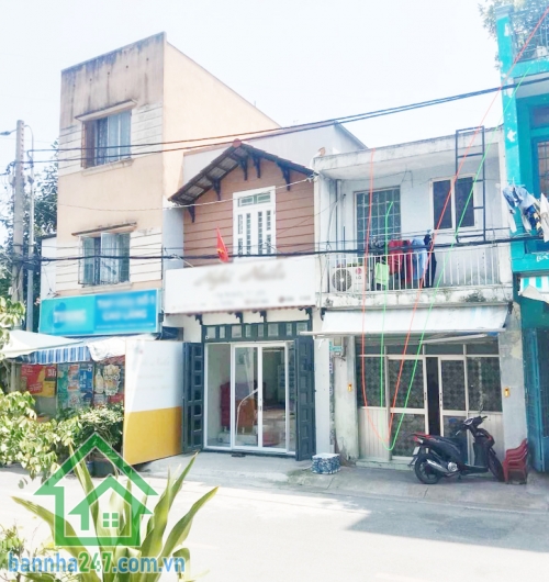 BÁN ĐẤT TẶNG NHÀ – TRUNG TÂM TÂN PHÚ – 2 MẶT TIỀN – 50M² – GIÁ 4.5 TỶ Căn nhà cấp 4, hai mặt tiền trước sau, thuận tiện kinh doanh hoặc cho thuê. Hiện đang cho thuê. 