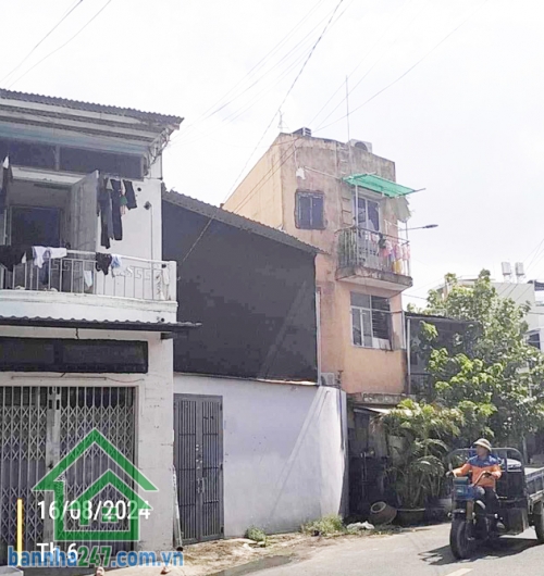 BÁN ĐẤT TẶNG NHÀ – TRUNG TÂM TÂN PHÚ – 2 MẶT TIỀN – 50M² – GIÁ 4.5 TỶ Căn nhà cấp 4, hai mặt tiền trước sau, thuận tiện kinh doanh hoặc cho thuê. Hiện đang cho thuê. 