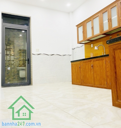 NHỈNH 6 TỶ - SIÊU PHẨM BÌNH TÂN – GIÁP TÂN PHÚ – NHÀ 2 TẦNG – 92m² – HẺM 6M - Ô TÔ VÀO NHÀ – CHỈ 7.05 TỶ Diện tích: 92m² (4 x 23m), sổ vuông vức. Kết cấu: 1 trệt, 1 lầu BTCT. 