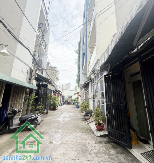 CHỈ 4,6 TỶ - SIÊU PHẨM HÀNG HIẾM – MÃ LÒ + LÊ VĂN QUỚI DT: 4x12m vuông vức – Đường ô tô 5m Kết cấu: 1 trệt 1 lầu, 2PN, 2WC Khu dân trí cao, xóm giềng thân thiện