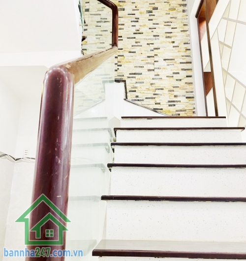 NHỈNH 6 TỶ - SIÊU PHẨM BÌNH TÂN – GIÁP TÂN PHÚ – NHÀ 2 TẦNG – 92m² – HẺM 6M - Ô TÔ VÀO NHÀ – CHỈ 7.05 TỶ Diện tích: 92m² (4 x 23m), sổ vuông vức. Kết cấu: 1 trệt, 1 lầu BTCT. 