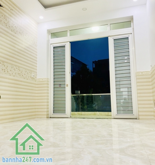NHỈNH 6 TỶ - SIÊU PHẨM BÌNH TÂN – GIÁP TÂN PHÚ – NHÀ 2 TẦNG – 92m² – HẺM 6M - Ô TÔ VÀO NHÀ – CHỈ 7.05 TỶ Diện tích: 92m² (4 x 23m), sổ vuông vức. Kết cấu: 1 trệt, 1 lầu BTCT. 