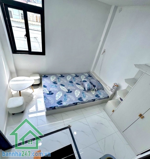 CHỈ 3 TỶ – NHÀ MỚI 3 TẦNG - DT: 18M2 – Ô TÔ ĐỖ CỬA – NGAY LUỸ BÁN BÍCH – TÔ HIỆU – HOÀ BÌNH - 2PN - 3WC * Kết cấu: 1 trệt 2 lầu, 2PN, 3 WC, nhà mới tinh, chỉ việc xách va li vào ở.