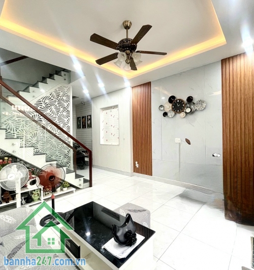 CHỈ 7,3 TỶ – NHÀ 4 TẦNG BTCT – HẺM 4M CÁCH MẠNG THÁNG TÁM - THÔNG - P.5 TÂN BÌNH – GIÁP QUẬN 10 – KHU SÂN BAY - 4 PN – 3 WC Diện tích: 46m² (4,4m x 10m) – vuông vức