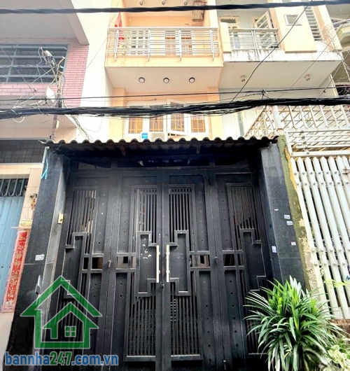 6,9 TỶ – NHÀ ĐẸP KHU CƯ XÁ ĐỒNG TIẾN VIP – QUẬN 103 TẦNG – 4PN – SÁT VẠN HẠNH MALL Thông tin chi tiết:• Diện tích: 41m² (3.1 x 14m) – vuông vức• Kết cấu: 1 trệt 2 lầu, nhà xây kiên cố• Công năng: 4PN – 3WC• Nhà mới đẹp, vào ở ngay – không cần sửa
