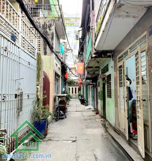6,9 TỶ – NHÀ ĐẸP KHU CƯ XÁ ĐỒNG TIẾN VIP – QUẬN 103 TẦNG – 4PN – SÁT VẠN HẠNH MALL Thông tin chi tiết:• Diện tích: 41m² (3.1 x 14m) – vuông vức• Kết cấu: 1 trệt 2 lầu, nhà xây kiên cố• Công năng: 4PN – 3WC• Nhà mới đẹp, vào ở ngay – không cần sửa