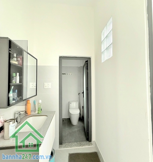 CHỈ 11,5 TỶ - MTKD ĐƯỜNG RỘNG 13M – KHU TÂN THÀNH (TÂN PHÚ) – KD ĐỈNH – NGAY LUỸ BÁN BÍCH – TÂN SƠN NHÌ - DT 81M² (4.1 x 20) – 2 TẦNG – 3PN – 3WC Diện tích – Kết cấu: 4.1 x 20m – công nhận đủ 81m².  2 tầng kiên cố – 3PN – 3WC - Hướng Nam lệch Tây - Đường 