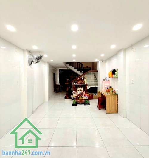 CHỈ 15 TỶ - HẺM XE TẢI - NHÀ ĐẸP 5 TẦNG – NGHĨA PHÁT P. TÂN SƠN NHẤT – KHU DÂN CƯ ĐỒNG BỘ CAO CẤP - 6 PN - 7 WC * Diện tích: 3,9 x 20m, nở hậu 4,3m – phong thủy đẹp * Kết cấu: 1 trệt 3 lầu sân thượng * Công năng: 6 PN – 7 WC