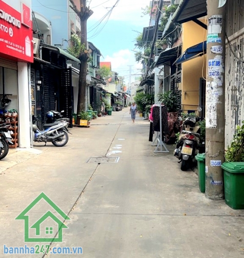 CHỈ 6,3 TỶ – NHÀ MỚI 4 TẦNG – DT 50M² – HXH THÔNG LÔ TƯ, BÌNH TÂN - 4PN – 3WC DT: 4 x 12,5m (50m²) Kết cấu: 1 trệt 3 lầu – BTCT vững chắc 4PN – 3WC – phòng thờ...