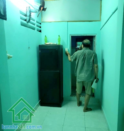 CHỈ 3,3 TỶ - SIÊU RẺ TÂN BÌNH – NHÀ 2 TẦNG – 2PN – DT 2×12M – TRUNG TÂM QUẬN * Kết cấu: 1 trệt 1 lầu, 2PN * Nhà nhỏ xinh – thoáng – vào ở ngay * Vị trí trung tâm Tân Bình, hẻm thông.