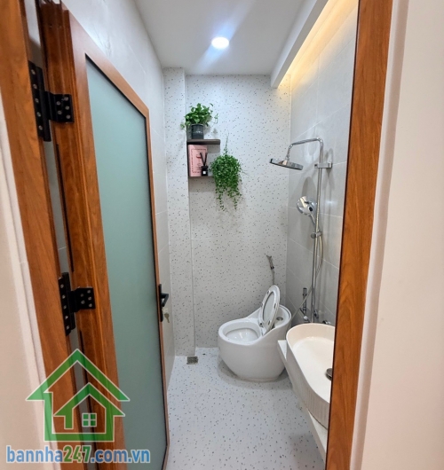 CHỈ 5,19 TỶ - 4 TẦNG BTCT - 4 PHÒNG NGỦ RỘNG RÃI – NHÀ MỚI PHONG CÁCH CHÂU ÂU – SÁT AEON TÂN PHÚ