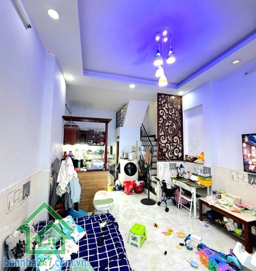 CHỈ NHỈNH 3 TỶ - NHÀ 2 TẦNG CÒN MỚI - HẺM XE TẢI 5M THÔNG - KỀ BÊN LÊ VĂN QUỚI - CÁCH NGÃ TƯ BỐN XÃ CHỈ 200M