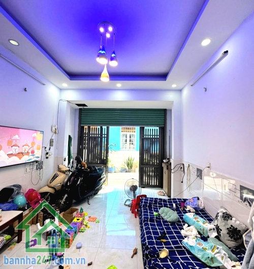 CHỈ NHỈNH 3 TỶ - NHÀ 2 TẦNG CÒN MỚI - HẺM XE TẢI 5M THÔNG - KỀ BÊN LÊ VĂN QUỚI - CÁCH NGÃ TƯ BỐN XÃ CHỈ 200M