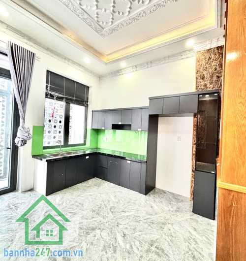 CHỈ 6,05 TỶ - HẺM ĐẸP NHẤT LÊ VĂN QUỚI - Ô TÔ ĐẬU CỬA 5M - SÁT MẶT TIỀN - NHÀ 2 LẦU BTCT - DT: 57M² (6 x 9,5)M - 2PN - 3WC