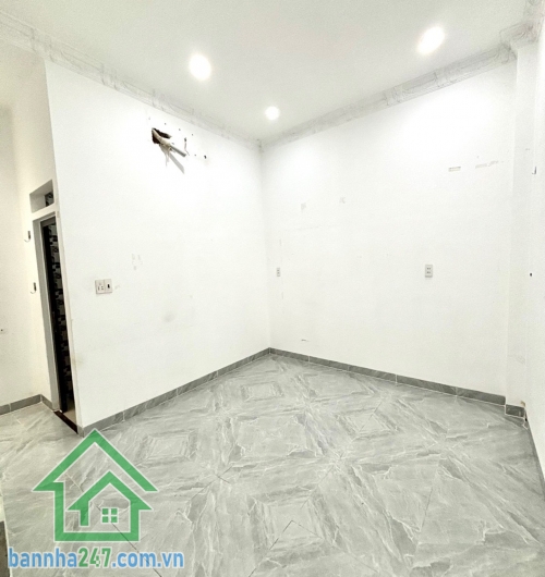 CHỈ 6,05 TỶ - HẺM ĐẸP NHẤT LÊ VĂN QUỚI - Ô TÔ ĐẬU CỬA 5M - SÁT MẶT TIỀN - NHÀ 2 LẦU BTCT - DT: 57M² (6 x 9,5)M - 2PN - 3WC